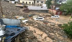 Cloudburst & Landslide hit Jammu-Kashmir, 3 people died