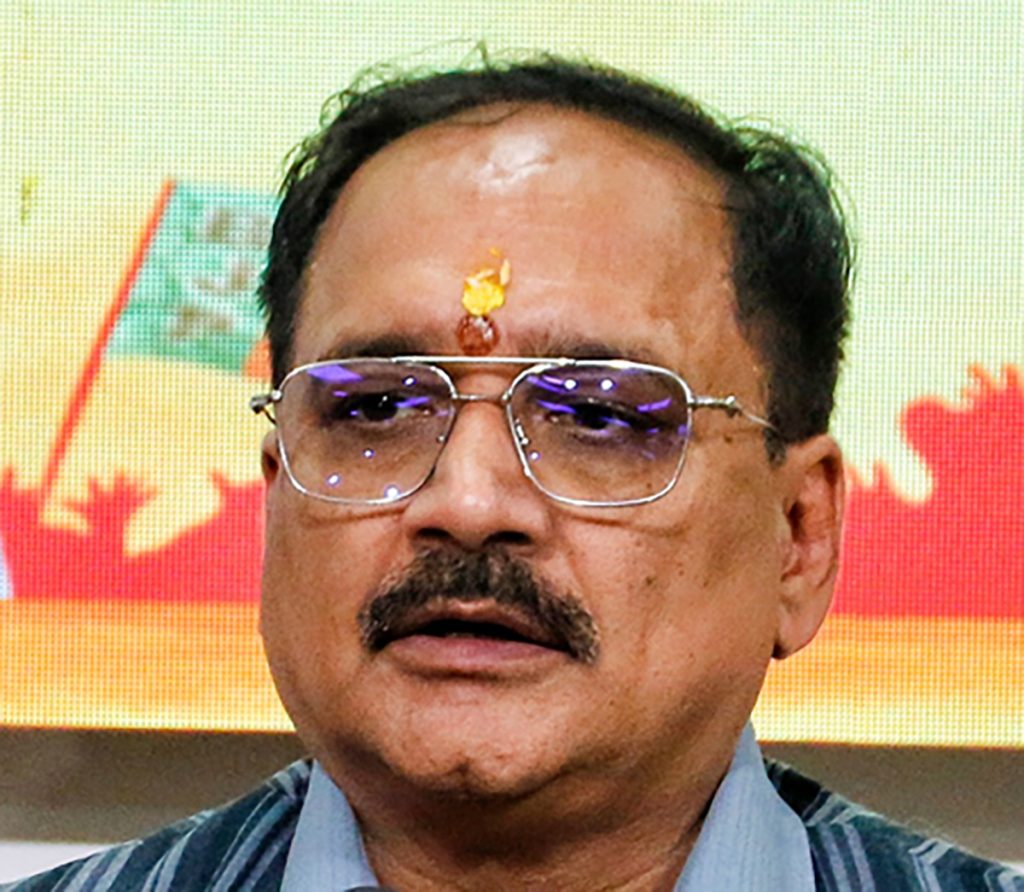 15 AAP councilors quit, float Indraprastha Vikas Party amid horse trading row