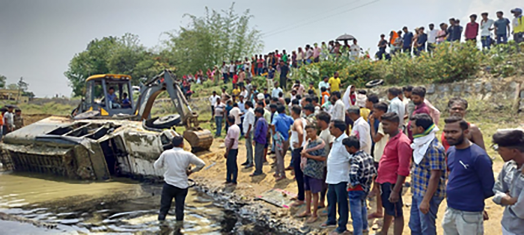 17 schoolchildren injured as Van Falls into Pond in Jharkhand’s Hazaribagh