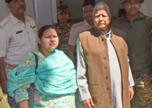 After Tej Pratap’s Expulsion, Lalu Prasad Yadav Leaves for Kolkata