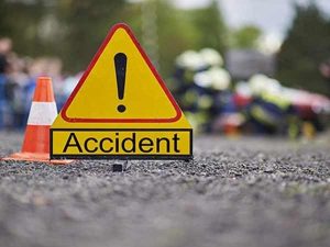 Young woman killed, 4 others injured as bus hits bikers waiting at red signal in Bhopal