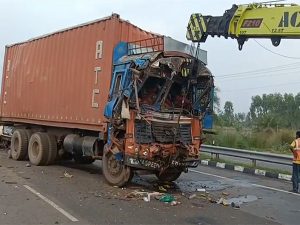 One killed, eight injured in multi-vehicle collision on Singupuram highway in Srikakulam, Andhra Pradesh