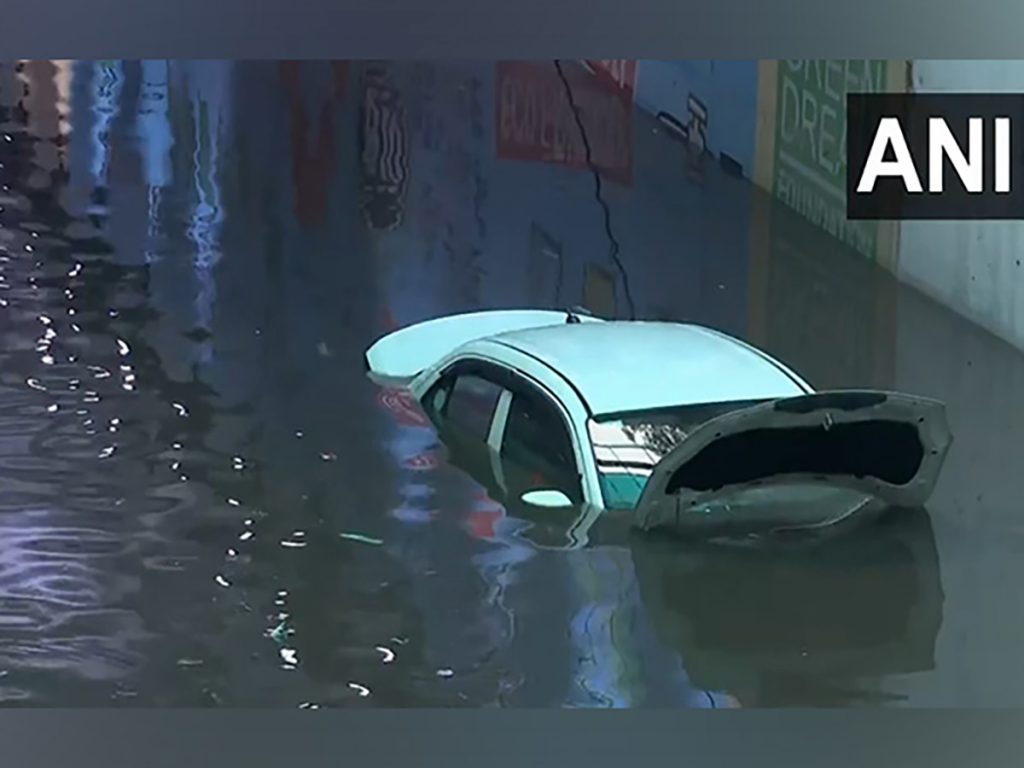 Delhi Govt suspends Junior Engineer over Minto bridge waterlogging