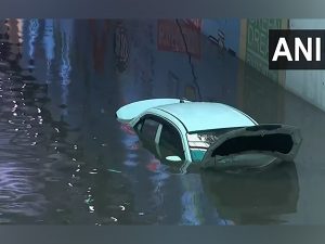 Delhi Govt suspends Junior Engineer over Minto bridge waterlogging
