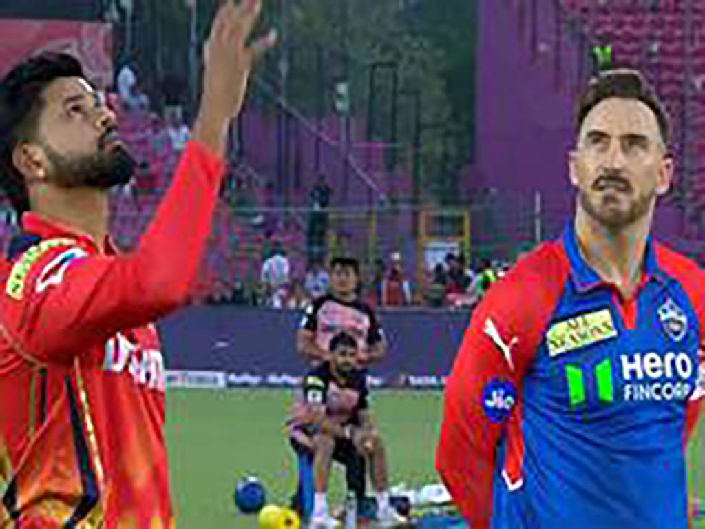 Faf du Plessis opts to bowl as Delhi capitals face Punjab Kings in Jaipur