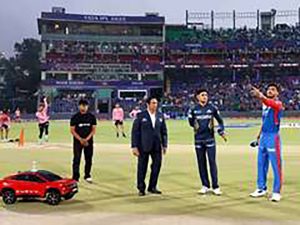 GT elect to bowl first against DC at Arun Jaitley stadium