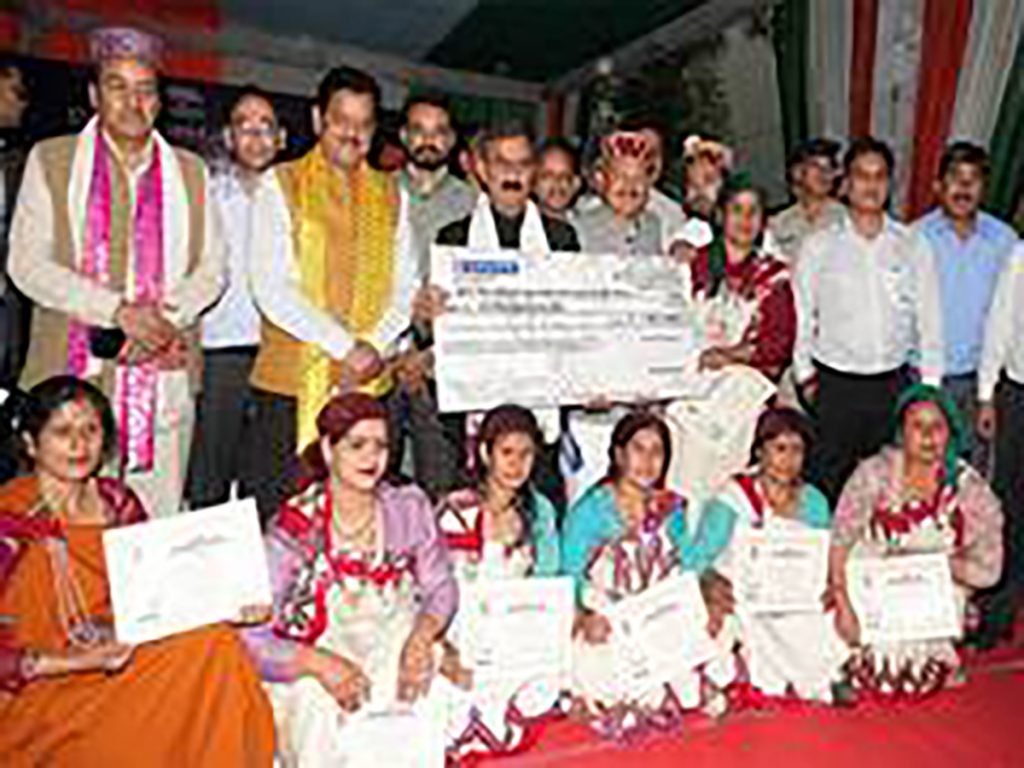 Himachal CM rolls out financial aid scheme for women in Banjar block