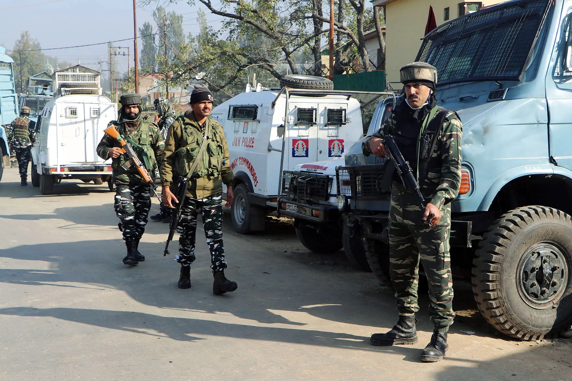 SIA Kashmir raids 20 locations for terror conspiracy links, OGWs under watch