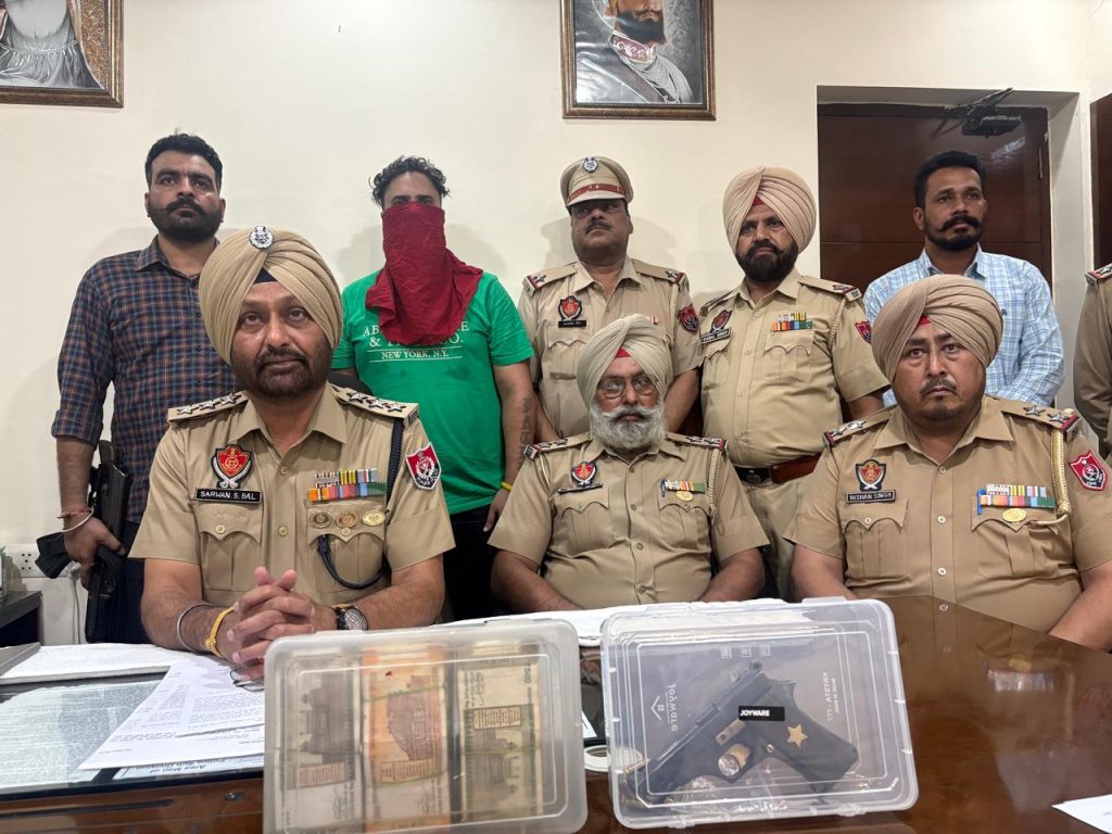 Notorious Gangster Sukhdeep Singh Alias Matti arrested with Heroin, weapons in Jalandhar