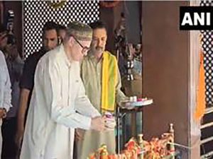 Omar Abdullah visits Kheer Bhawani shrine, reviews Amarnath Yatra preparations