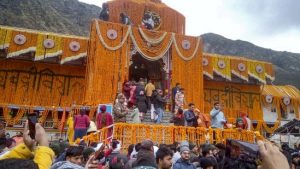 Badrinath Temple being adorned with 40 quintals of flowers; doors set to open tomorrow