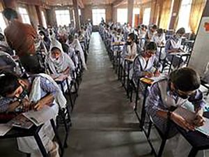 Jammu Schools reopen after 17 days of weather disruptions