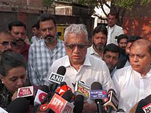 TMC delegation visits shelling-hit families in Poonch, expresses solidarity