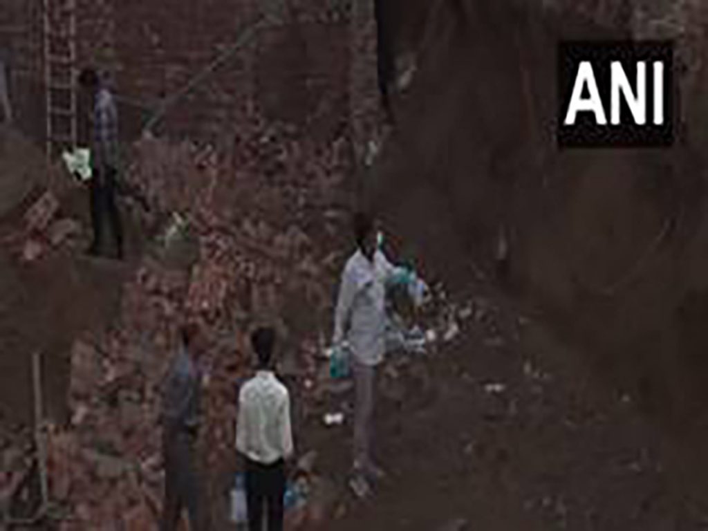 Three dead, One injured in building collapse in Delhi’s Paharganj