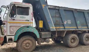 Himachal: Three tippers and one Poclain machine of MLA Ram Kumar seized