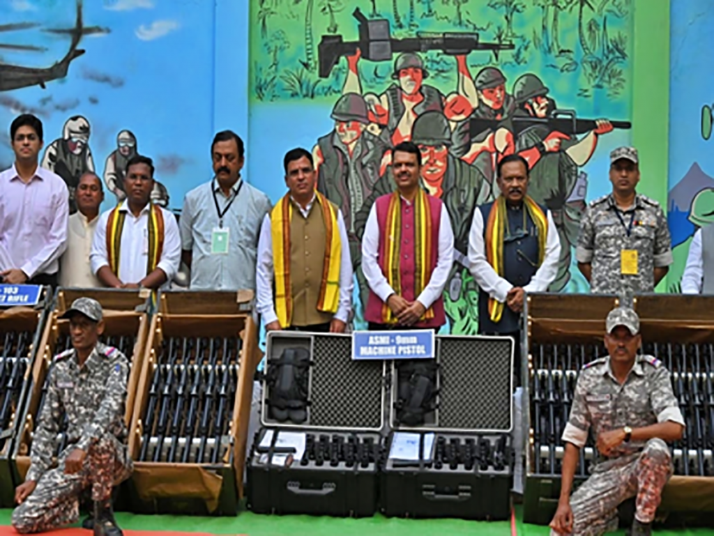 12 hardcore Maoists surrender, lay down weapons in presence of CM Fadnavis