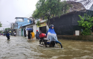 Heavy Rains and Flooding: Typhoon Wutip Claims 7 Lives in Central Vietnam