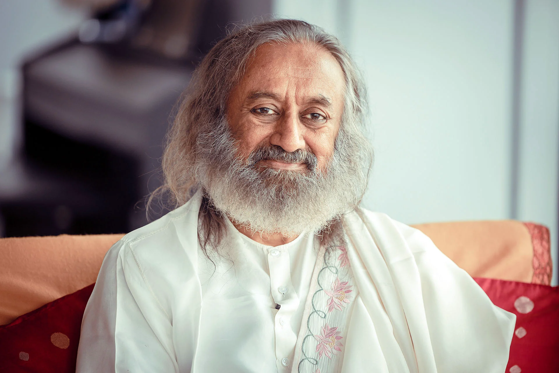 Sri Sri Ravi Shankar supports ‘One Nation, One Election’ Initiative, Calls It Crucial for India’s Growth