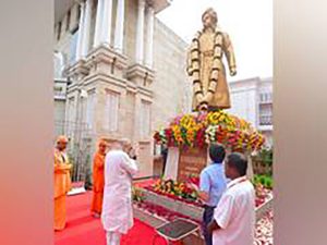Amit Shah pays tribute to Swami Vivekananda, slams Mamata Banerjee over infiltration, violence