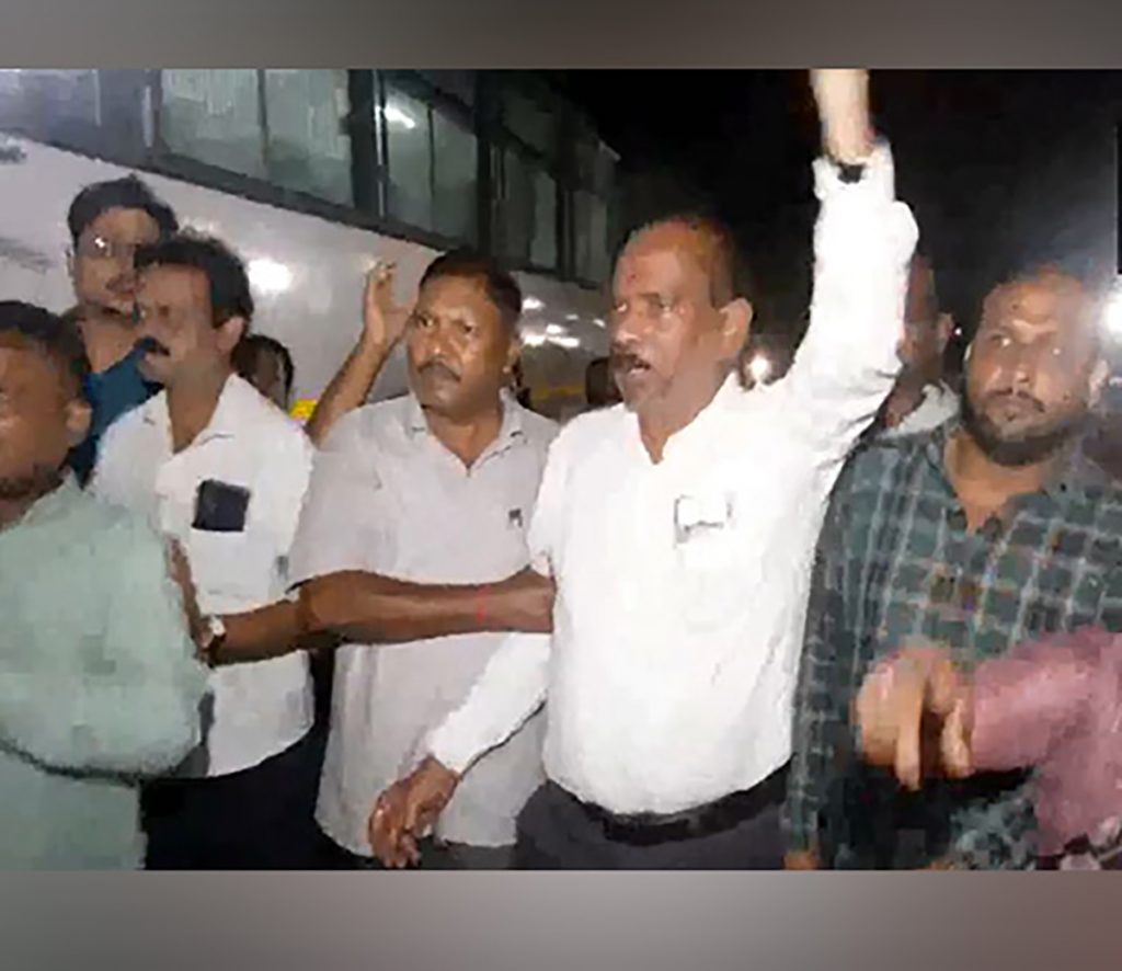 BJD holds protest in Odisha after assault on Bhubaneswar Municipal Corporation official