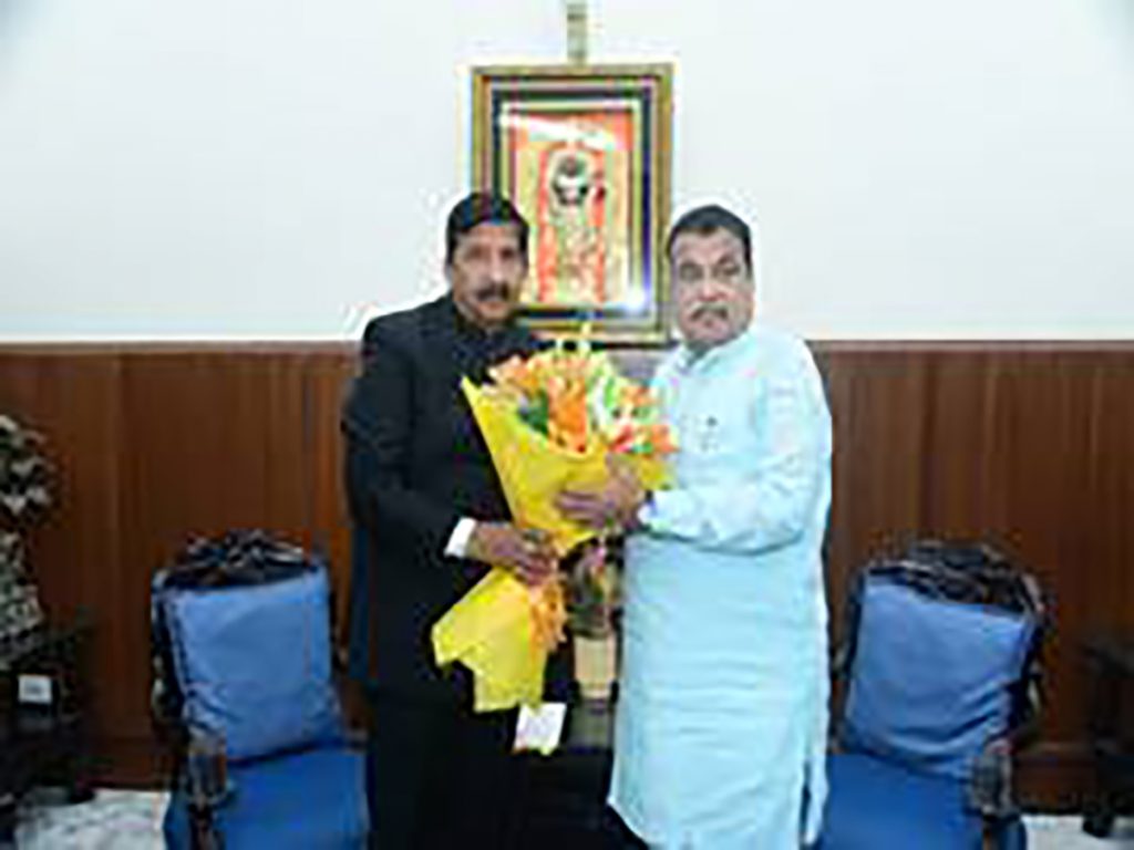 HP Deputy CM meets Gadkari, seeks 15-Year validity for Taxi permits
