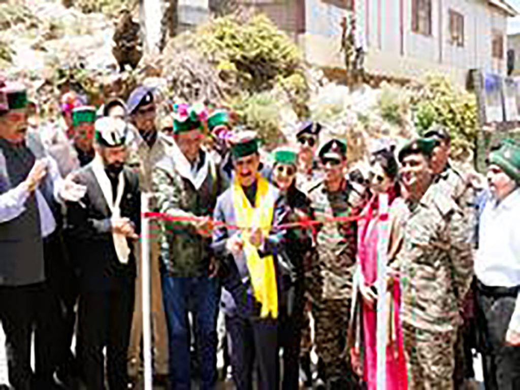 Himachal CM launches border tourism at Shipki La, eyes Kailash Mansarovar route