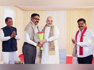 Amit Shah meets officers behind successful anti-Naxal ops in Chhattisgarh