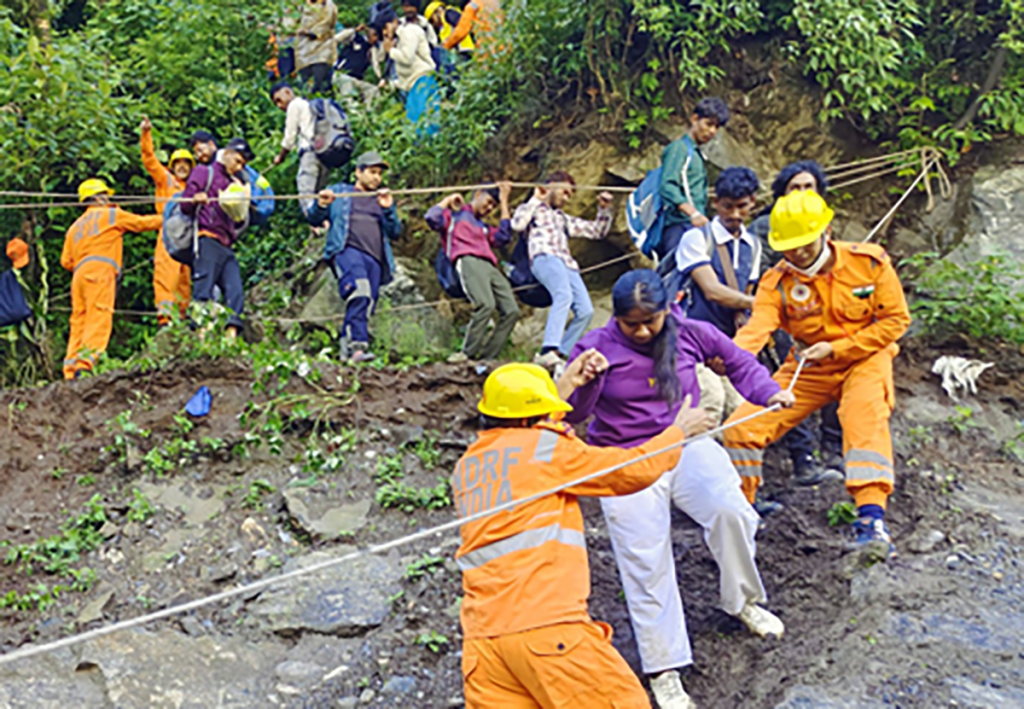 Six Rajasthan pilgrims missing after vehicle falls into Alaknanda in Rudraprayag