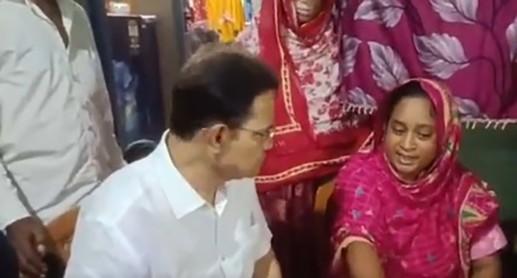 TMC slaps show-cause notice on MLA for visiting family of Girl killed in Kaliganj blast