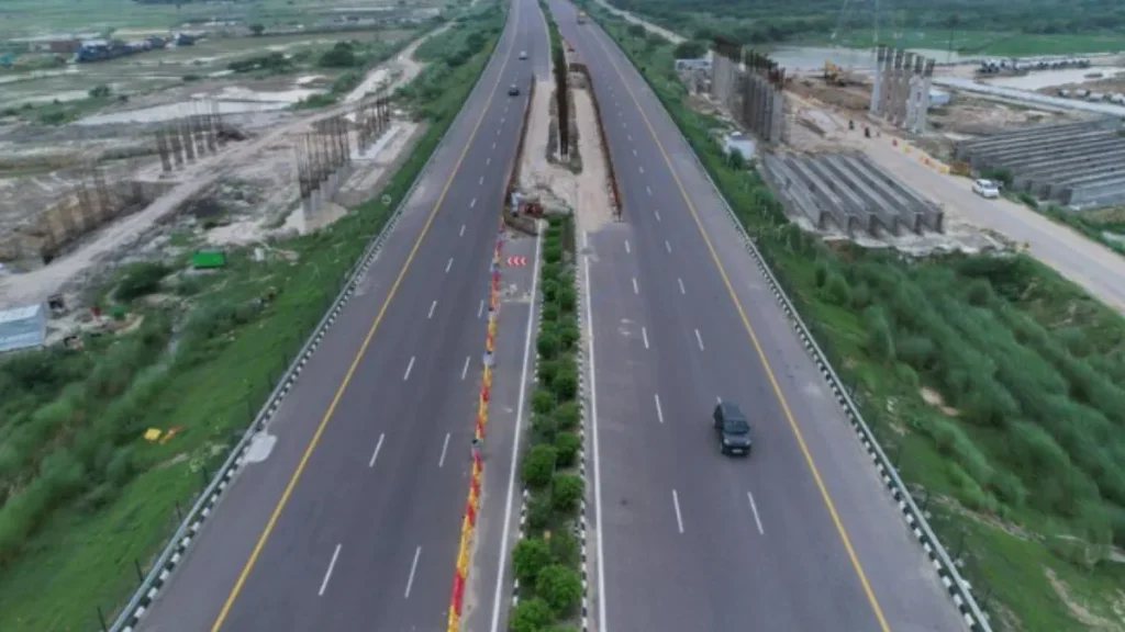 Delhi: Dwarka Expressway gets India's first AI-powered smart traffic system