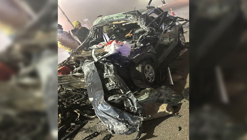 Four killed as car rams into truck on Hyderabad ORR