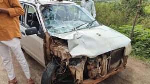 7 killed and 2 injured after car collides with motorbike in Nashik