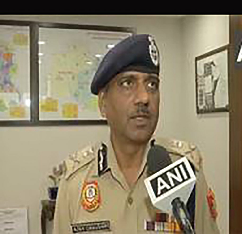 Delhi Police seize 16 vehicles as fuel ban on end-of-life vehicles begins