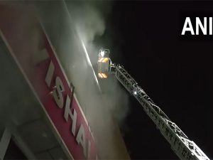 Fire breaks out in Delhi’s Karol Bagh commercial building