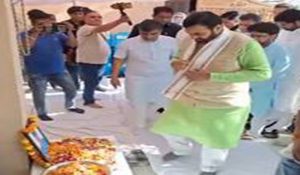 Haryana CM meets family of IAF pilot killed in Jaguar crash, honours Squadron leader’s bravery