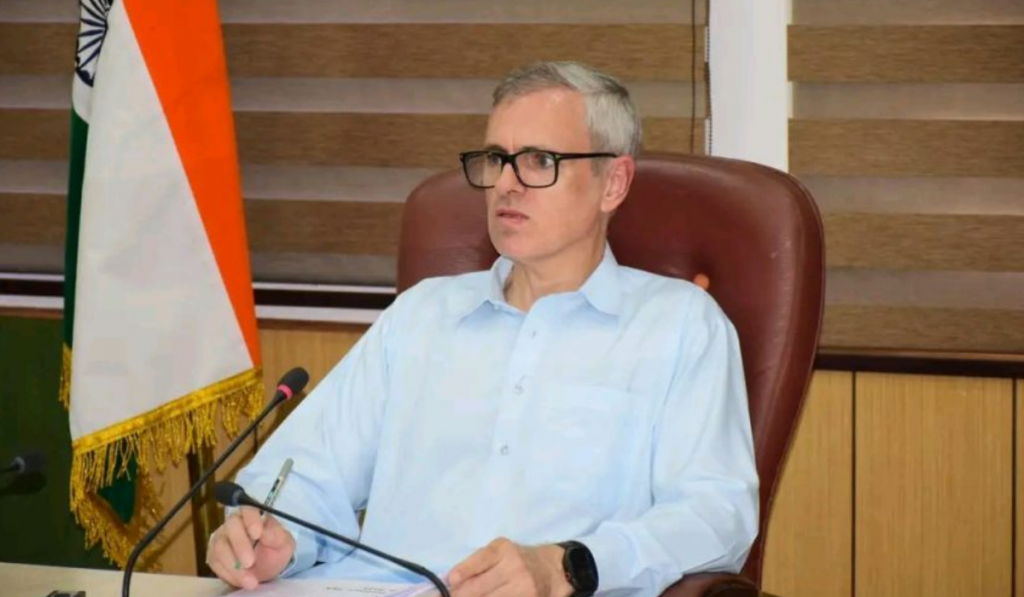 Denied Entry, Omar Abdullah Climbs Wall of Srinagar Shrine to Pray