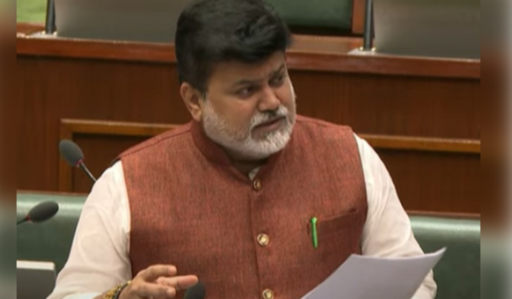 Maharashtra govt to enact law to protect residents of transit camps
