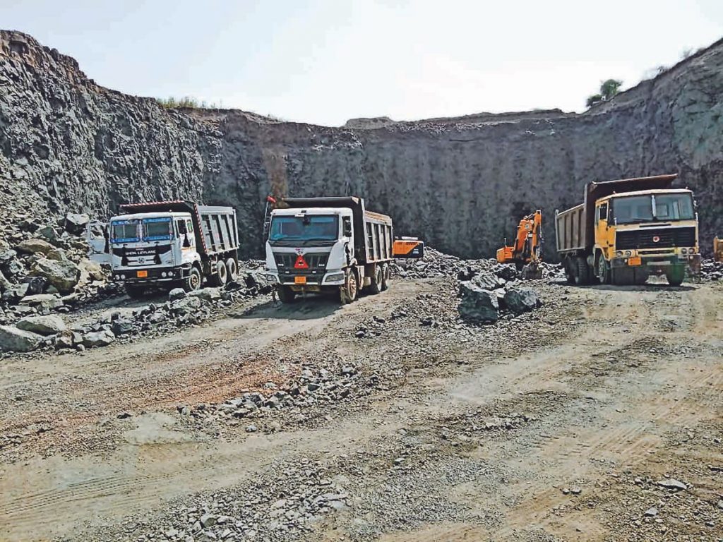 Illegal Carbocell mining busted in Surendranagar, Gujarat