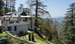 Himachal Pradesh Weather Update: Light Snowfall in Hills; Temperatures Drop Below 10°C
