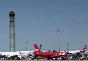 Paris airport cancels 40% flights amid strike by air traffic controllers