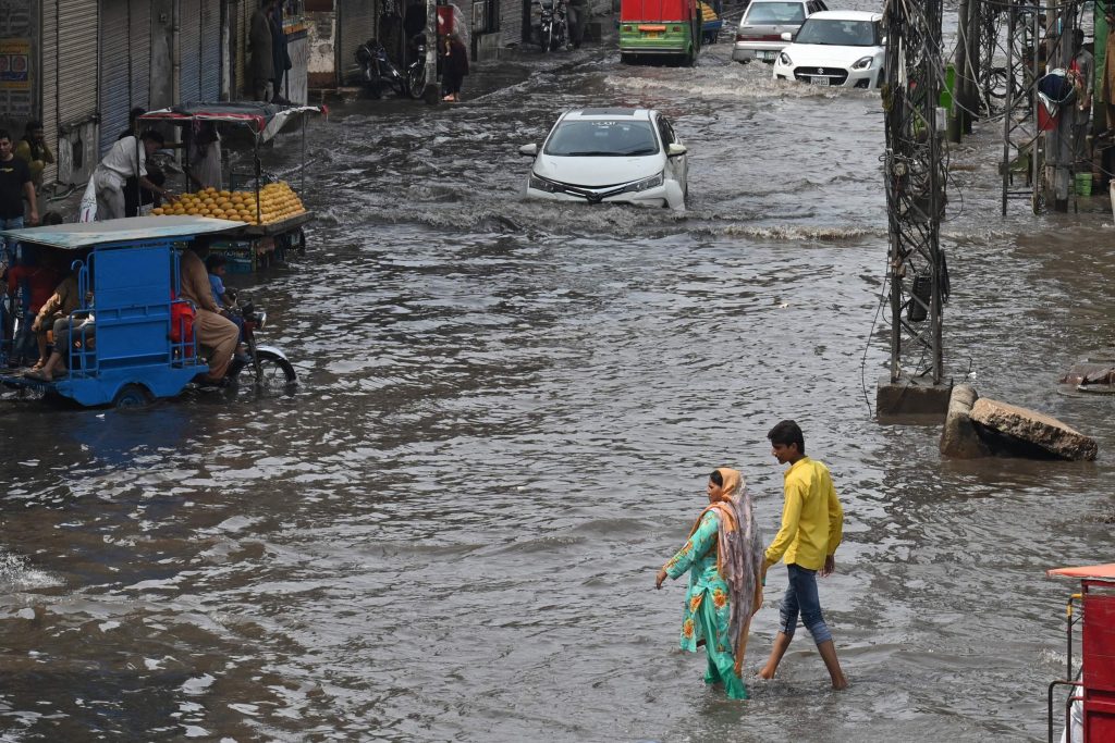 At least 299 dead including 140 children in Pakistan floods