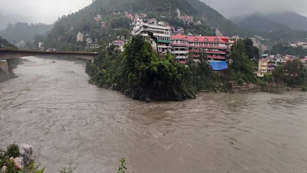 Water level of Beas river increased in Kapurthala, villages submerged