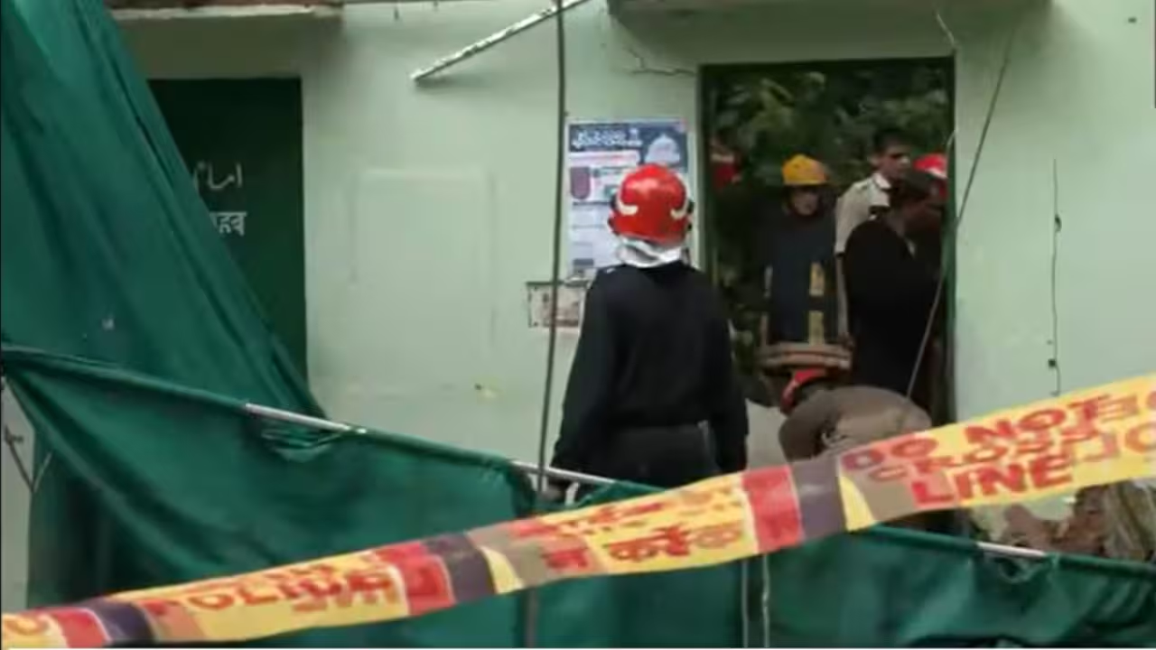 Roof Collapse at Dargah Sharif in Delhi’s Nizamuddin, 11 Rescued