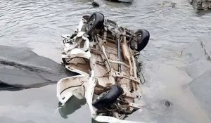 Bolero falls into Ravi in Bharmour: Driver died, body retrieved after 5 hours