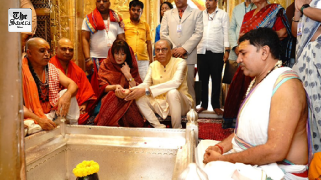 Mauritius PM Ramgoolam offers prayers at Kashi Vishwanath Temple in Varanasi