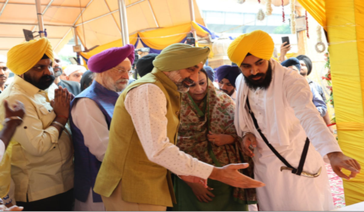 Air Chief Marshal pays respects as Guru Gobind Singh’s sacred footwear sets off on grand yatra