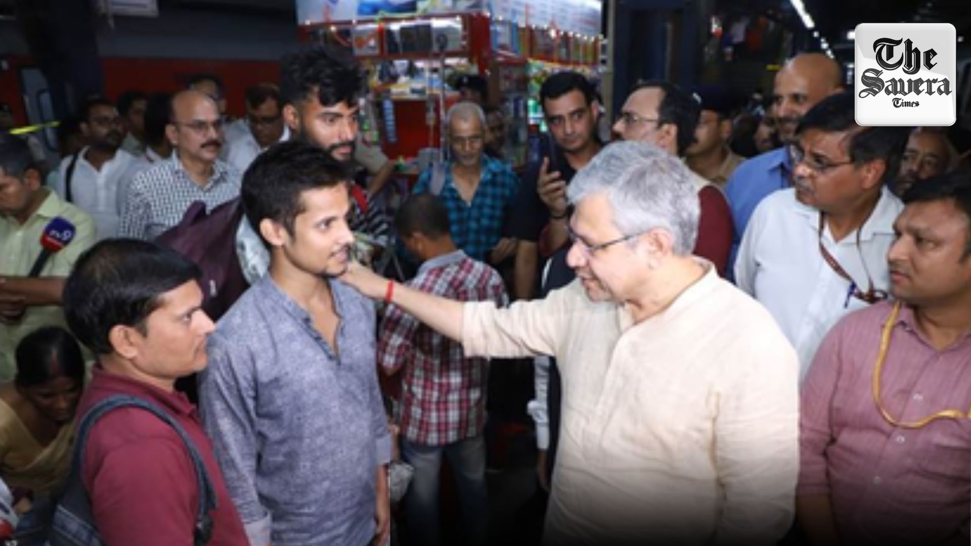 Railways to run 7,800 more trains, War Rooms monitoring festive rush: Vaishnaw