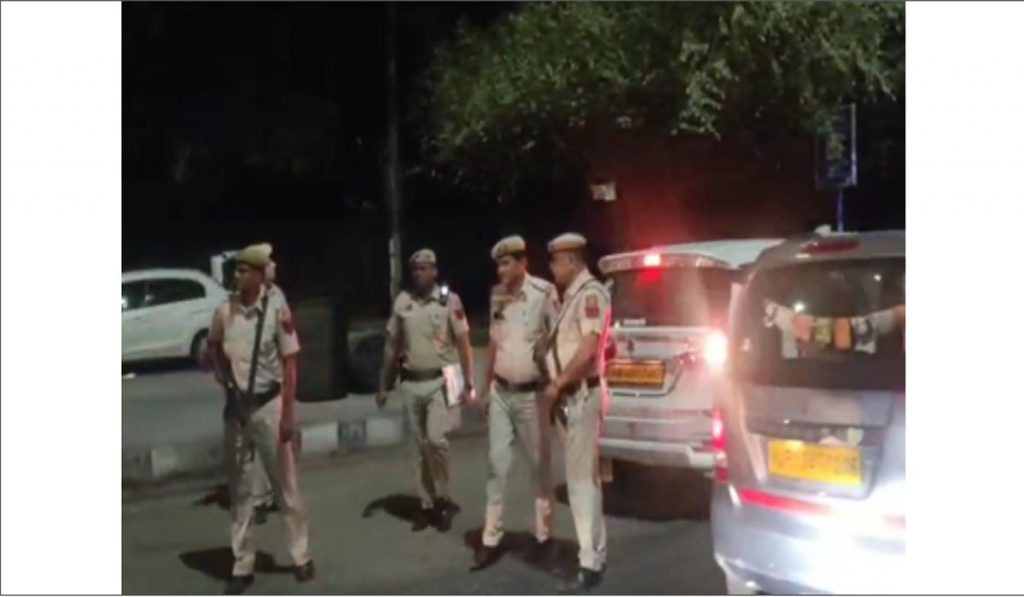 Delhi police night patrolling