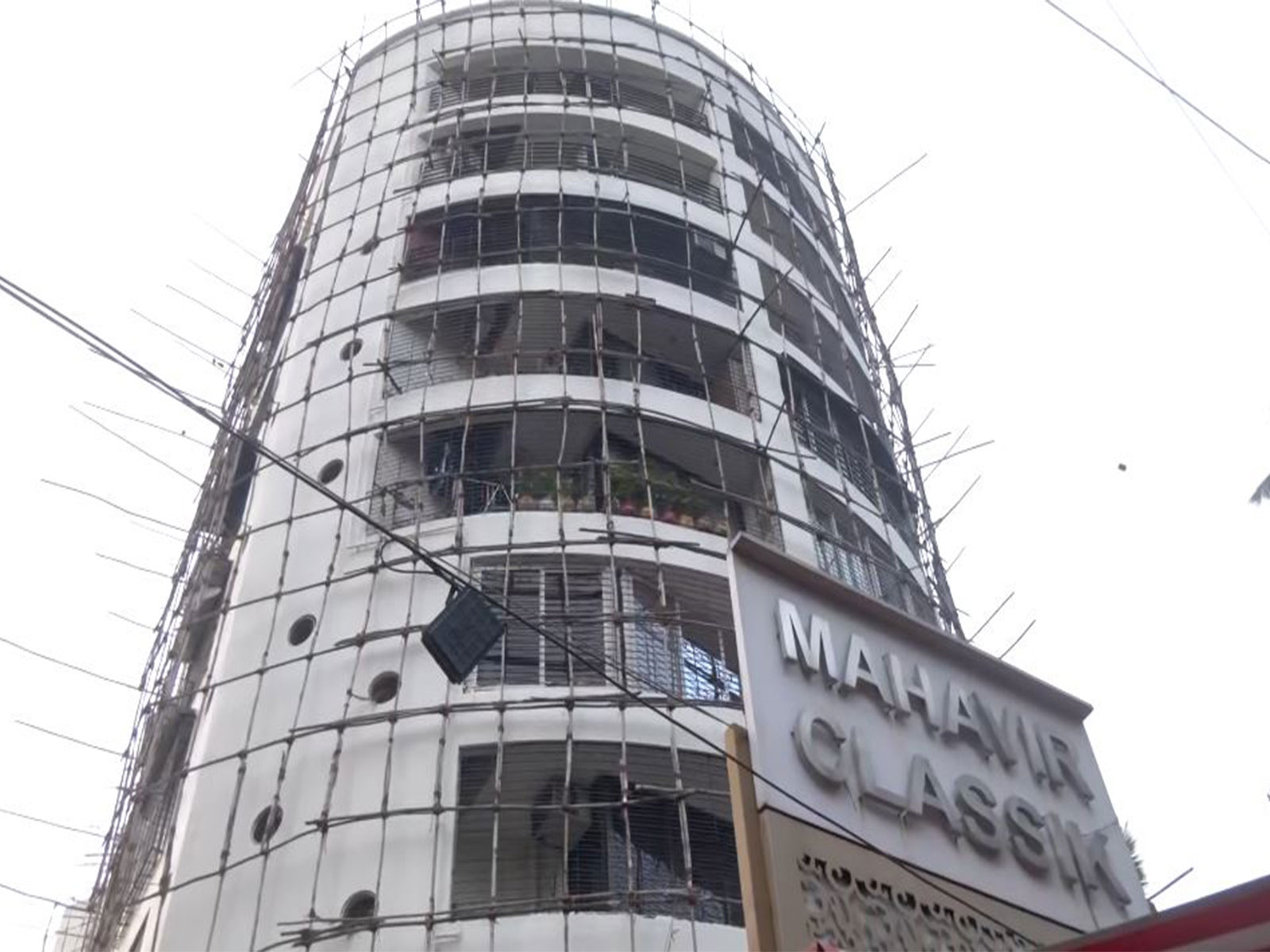 Man who held children hostage in Mumbai’s Powai declared dead at HBT Hospital