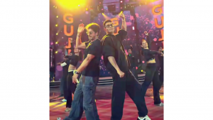 Karan Johar Marks 25 Years as Host, Shares Stage with SRK at 70th Filmfare Awards